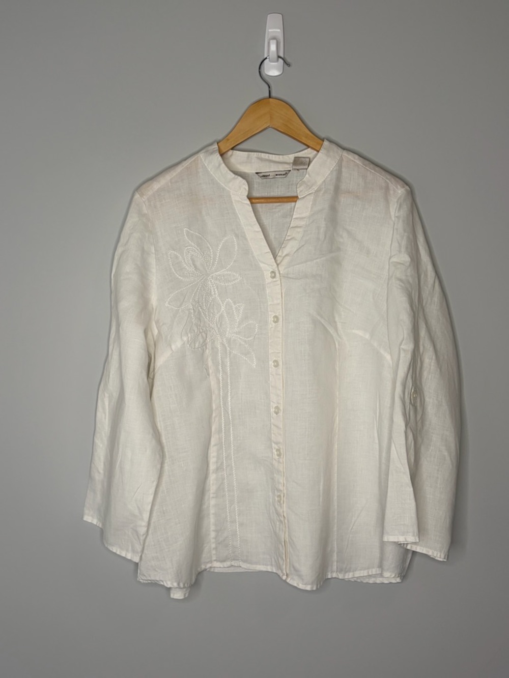 Edward… Woman 2X White Embroidered Linen Button-Up Blouse Linen Summer